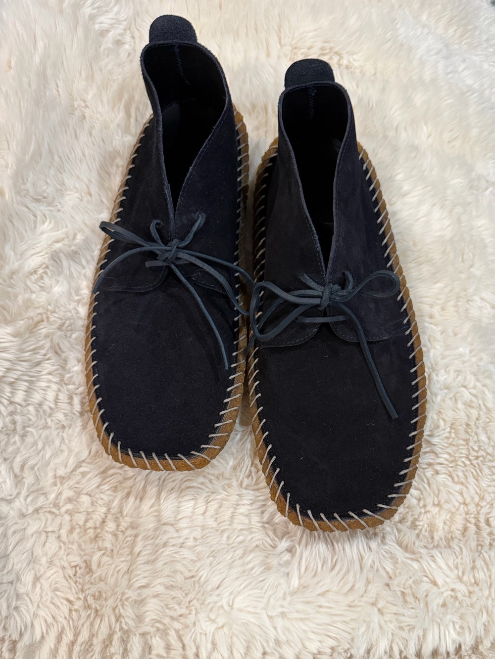 Men's Black Suede Chukka Boots with Contrast Stitching